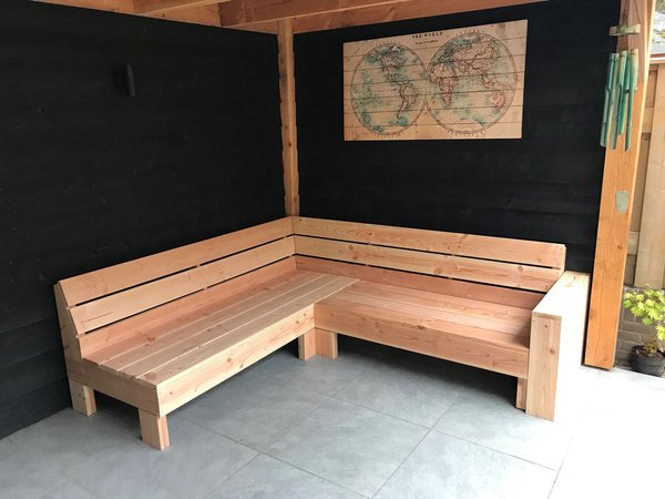 Wiskundig Minder dan bibliotheek Houten hoekbank in de tuin onder de overkapping - Woodkit